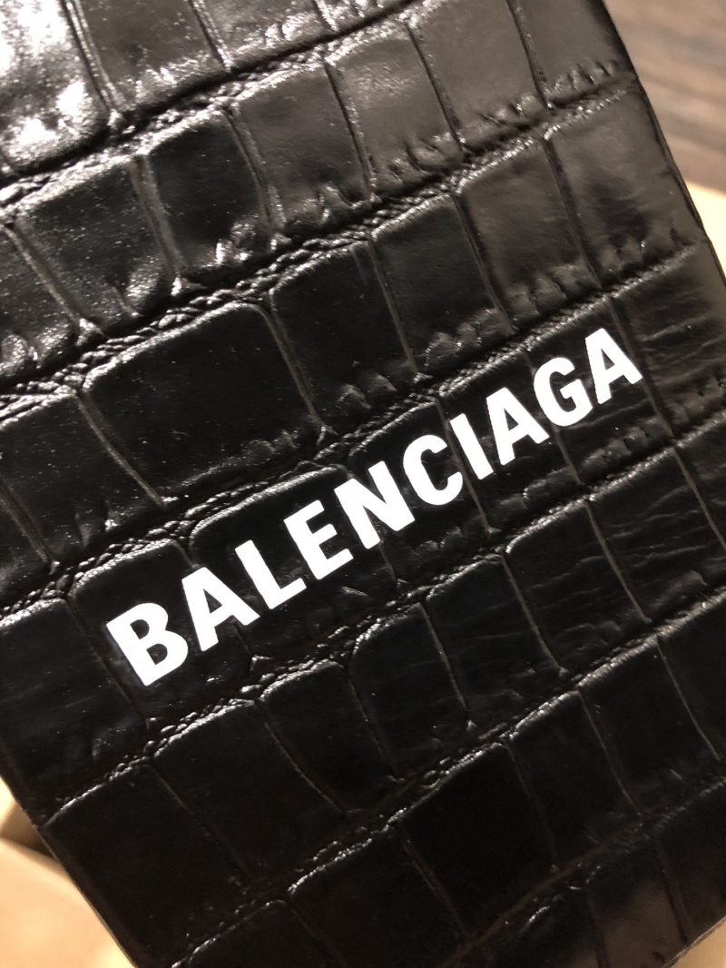 Ba1en*iaga shopping bags
